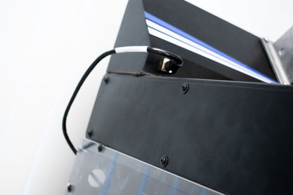 Use ethernet cable to connect the baffle to the display screen.