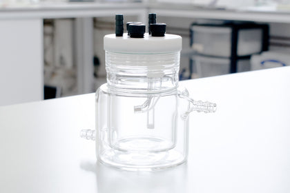 Electrochemical Cell with Water Bath
