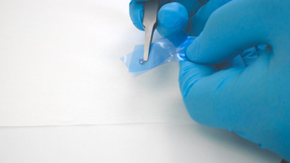 Viscoelastic transfer of 2D material using PDMS | Ossila