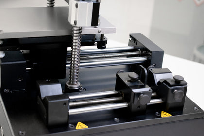 The slot die coater stage mechanism