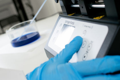 Syringe pump with integrated software