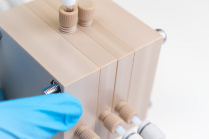Dual-channel flow cell with a PEEK body