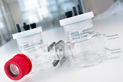 Photoelectrochemical H-Cell With Water Bath
