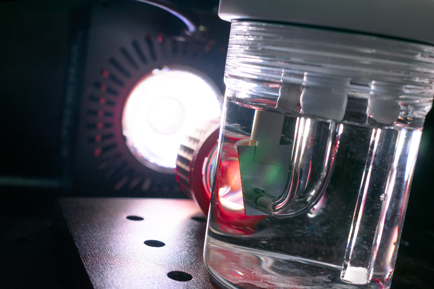 Photoelectrochemical cell and solar simulator