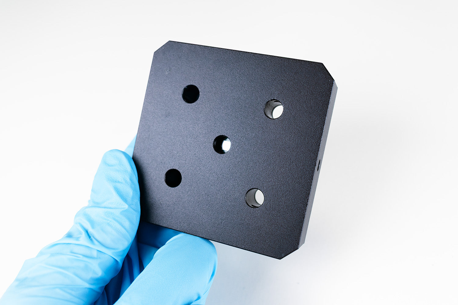Compact USB silicon photomultiplier detector
