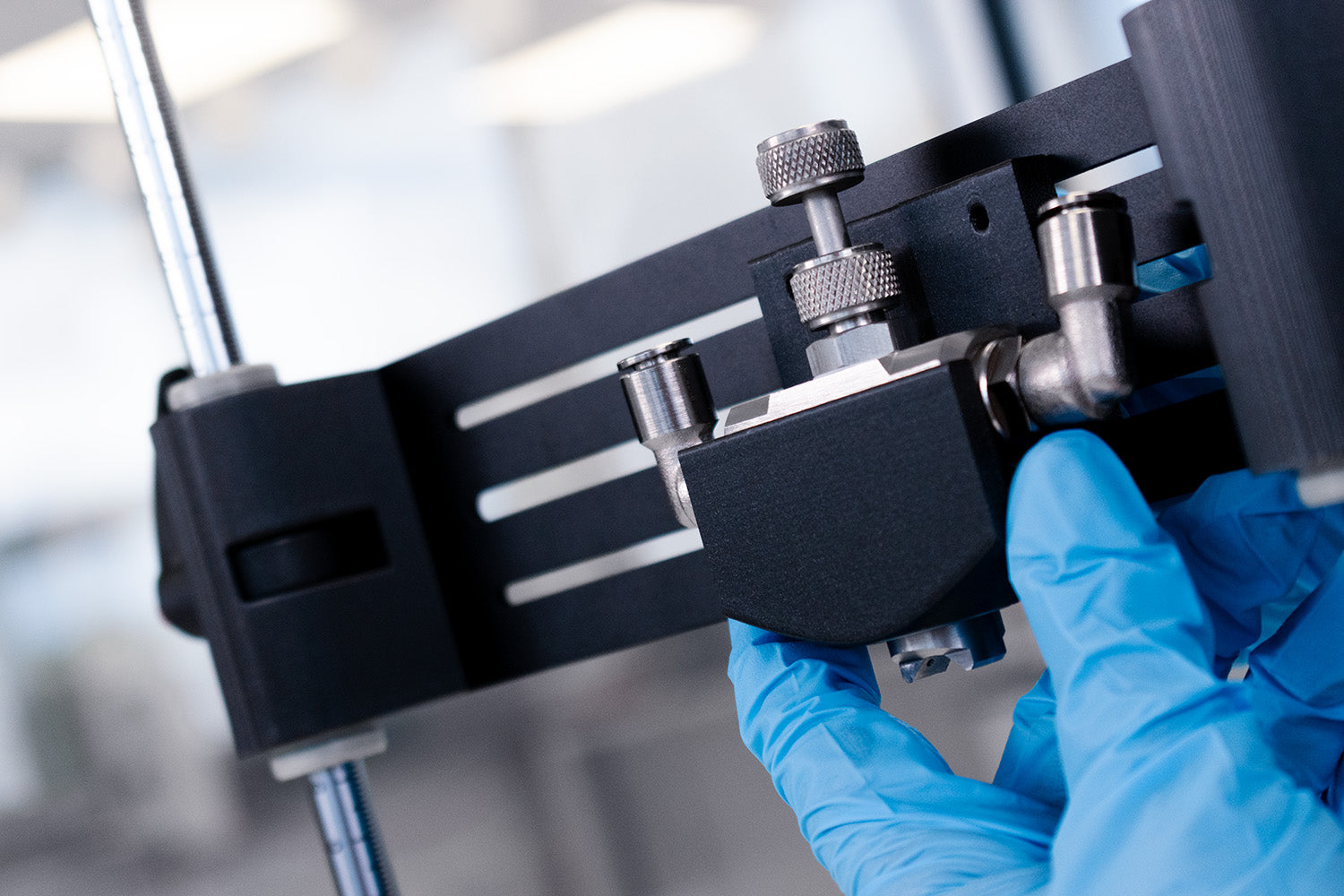 Spray coater for use in research